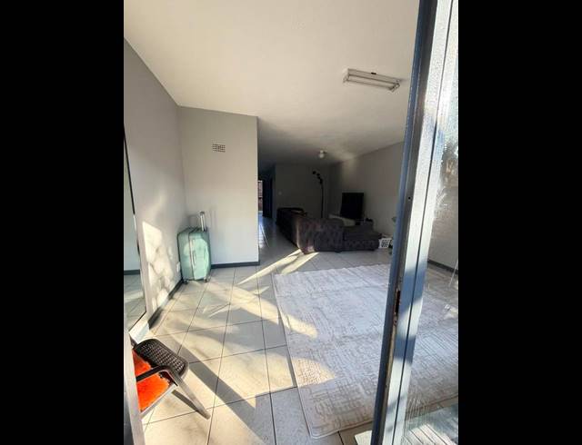 3 BEDROOM PROPERTY TO RENT IN WINDSOR EAST